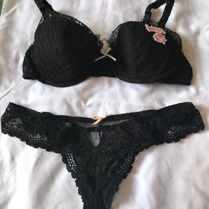 Lingerie set of sexy black ruched bra and g string